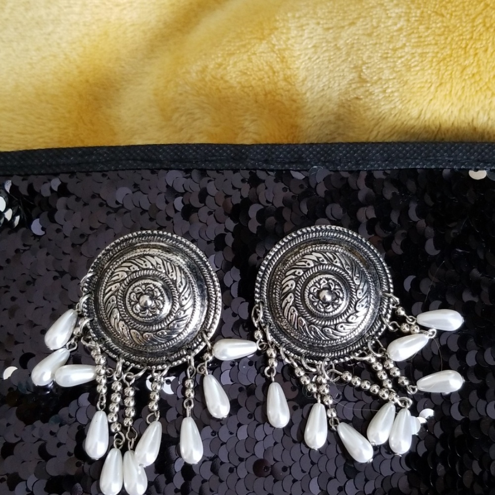 Vintage dressy earrings.